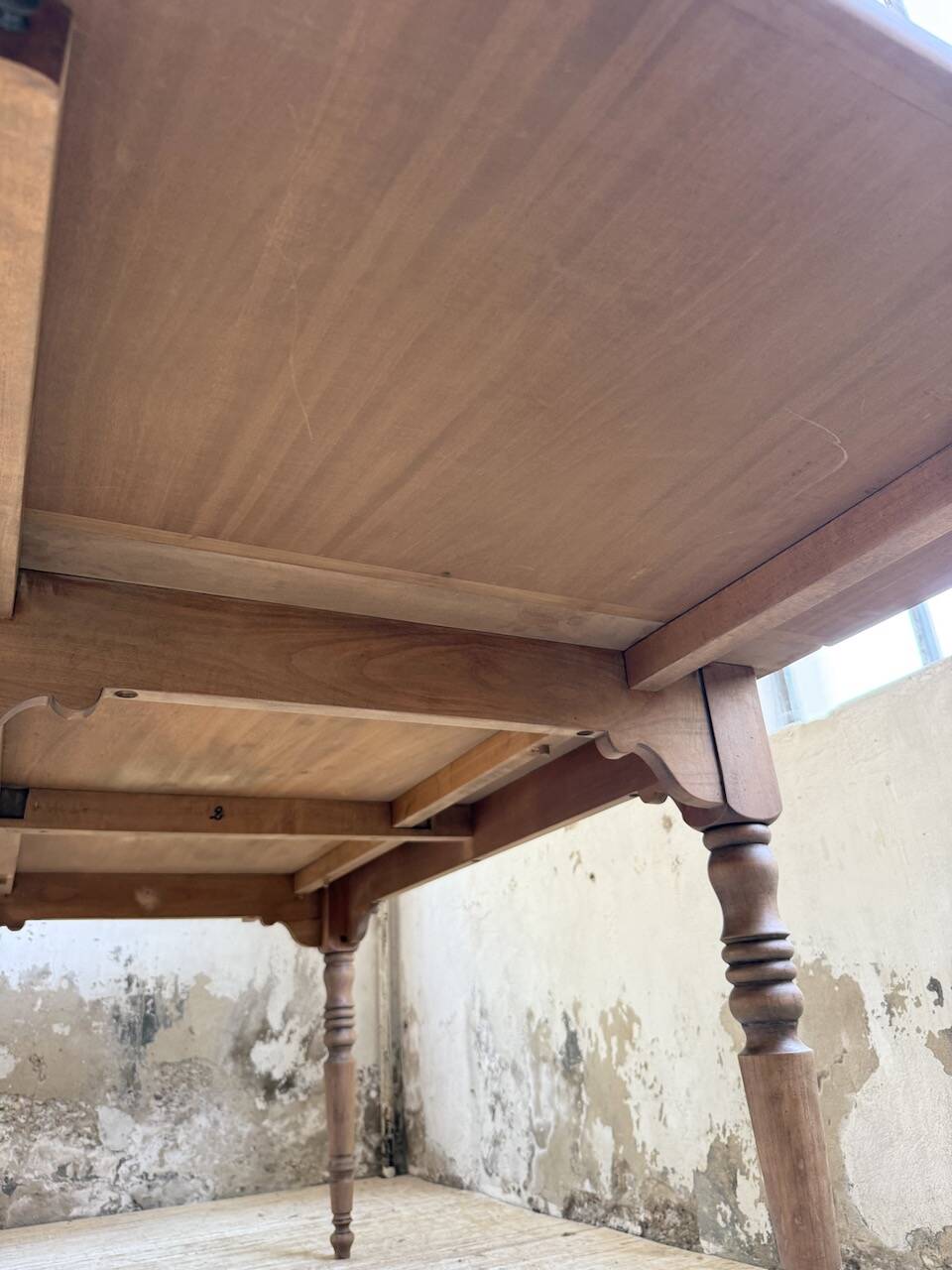 Table de ferme noyer à rallonges 150-250cm