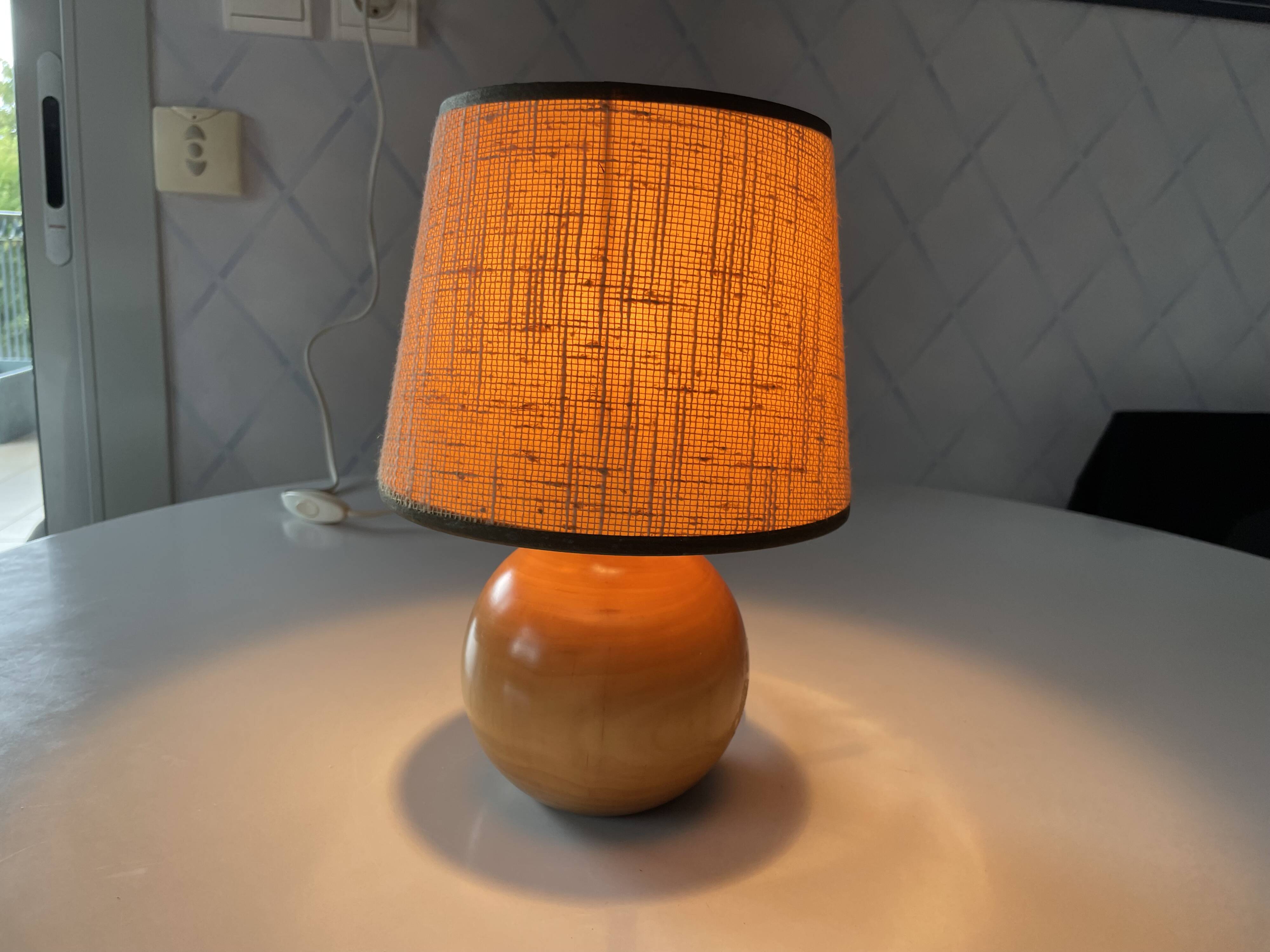 Lampe boule en bois
