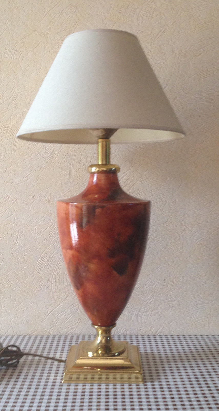 Lamp of the dolphin show