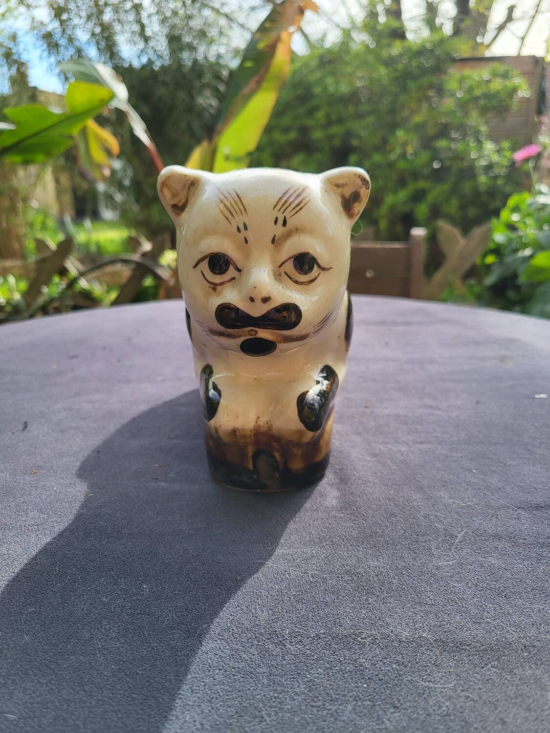 Cizhou style ceramic neck rest cat