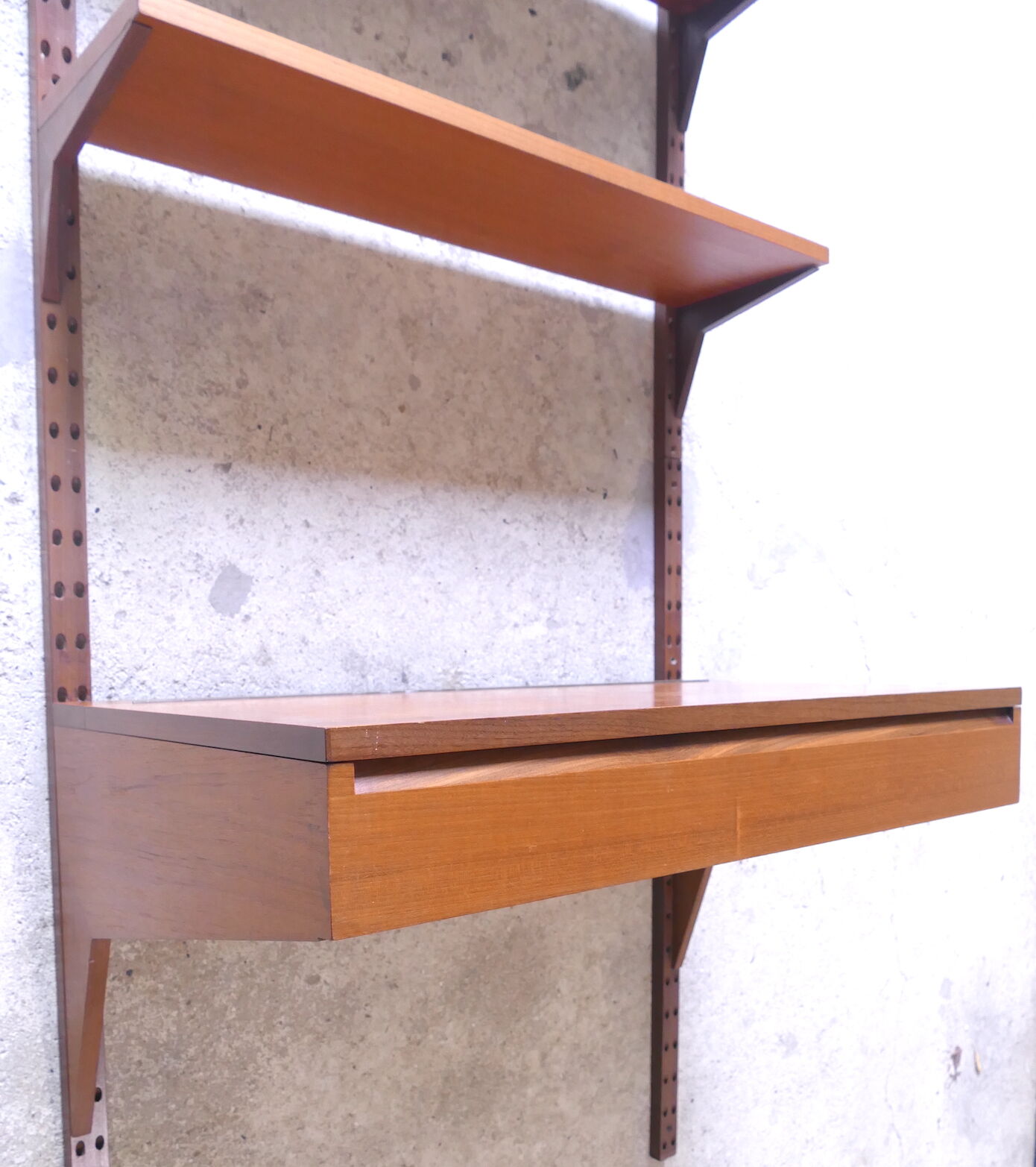 Wall desk "Royal System" by Poul Cadovius 1950