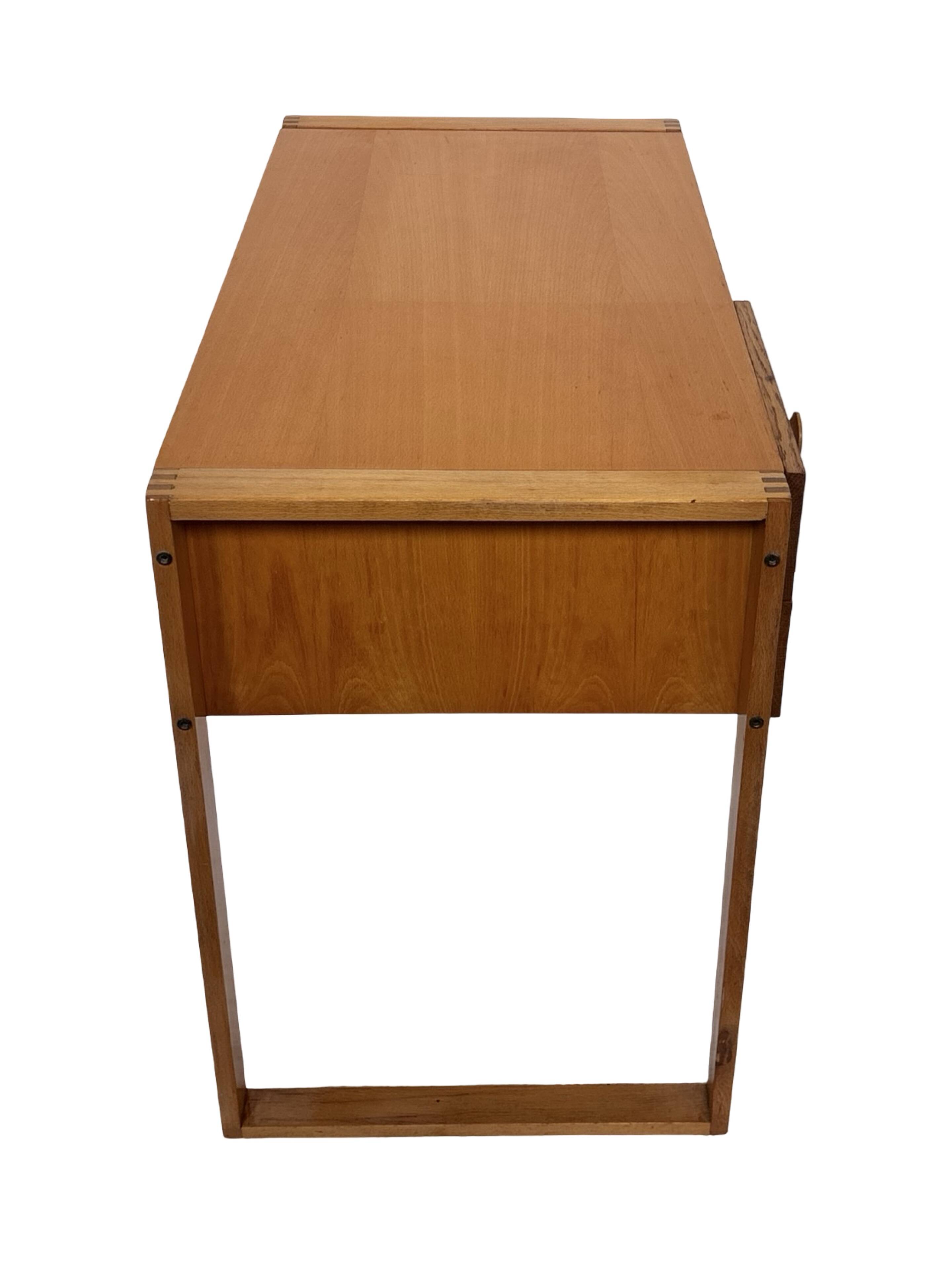 Vintage compact desk pinewood 70s design with wooden joints