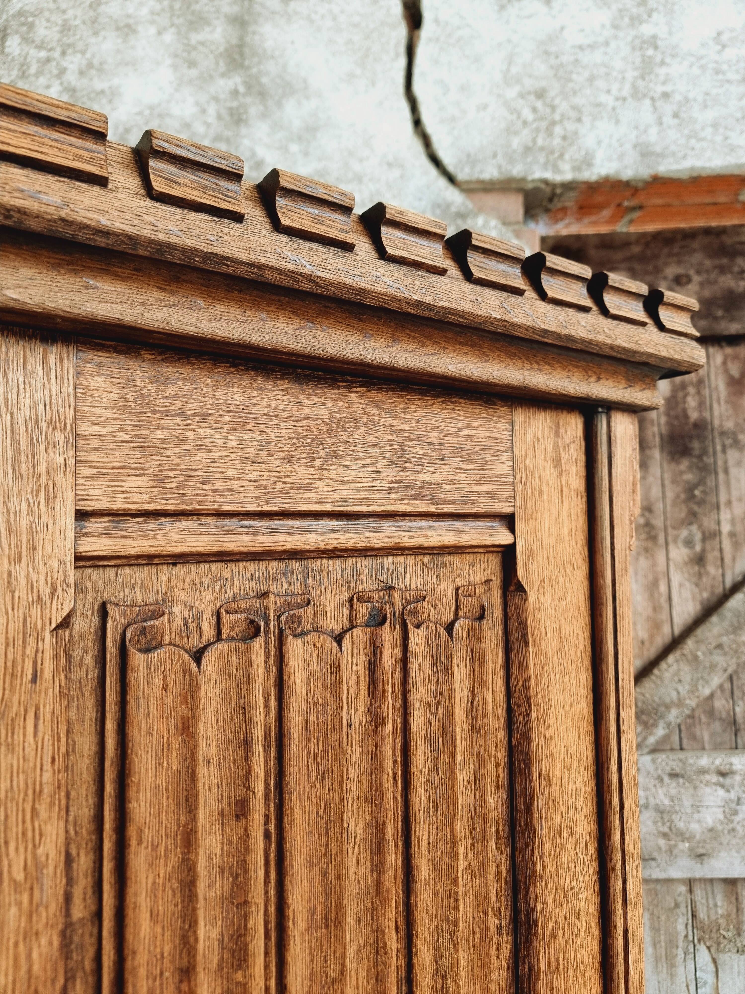 Antique cabinet drawercabinet Neo Gothic