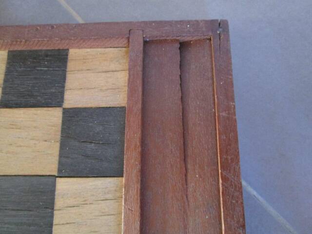 Jeu de dames ancien en bois