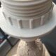 Lampe à poser artisanale en terre et corde