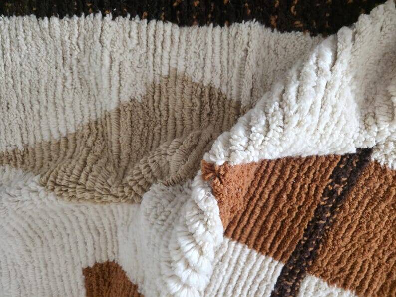 Large Azilal wool rug, 200 x 300 cm