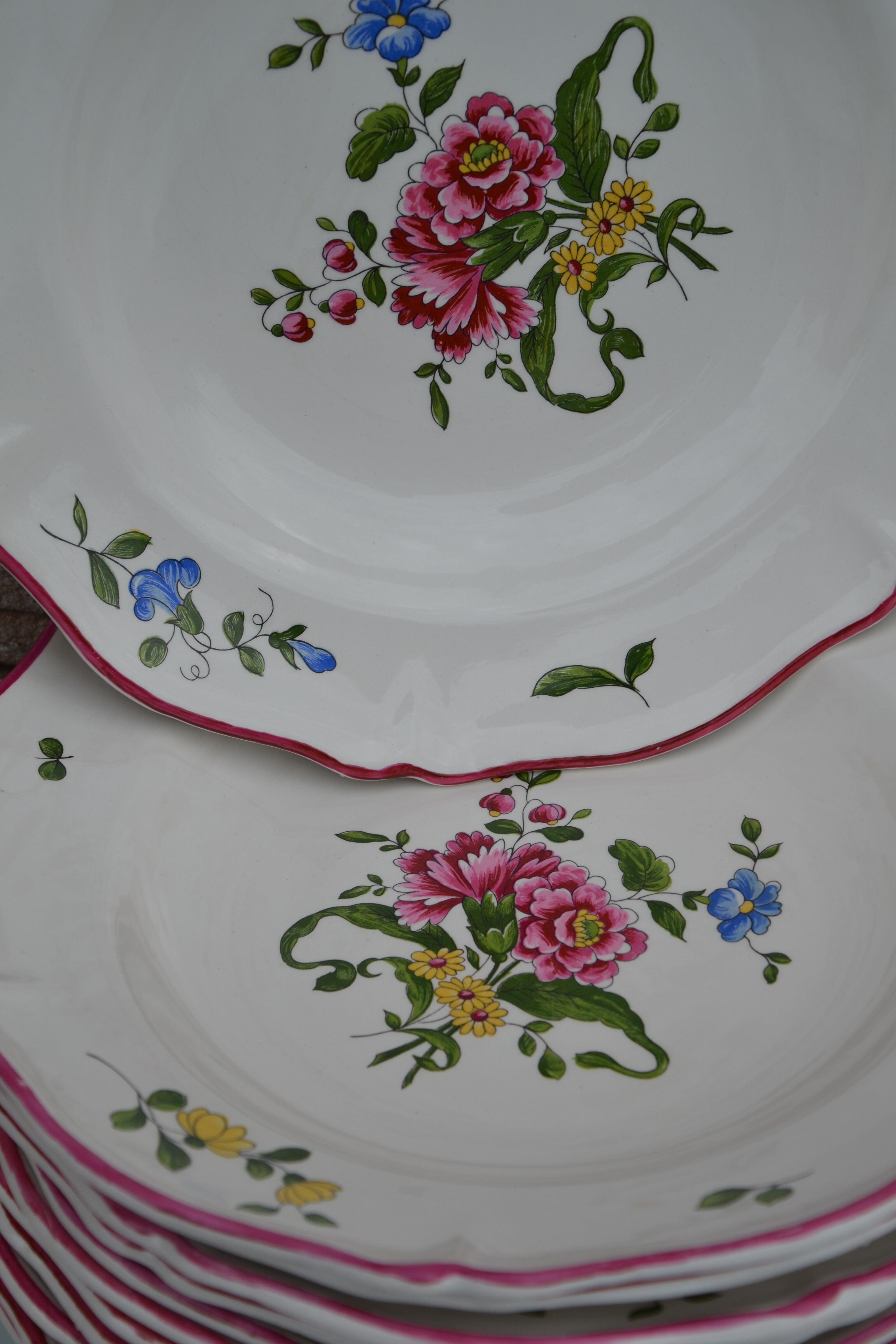 12 hollow plates Vieux Saint Amand 1713