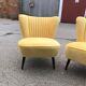 Set de 2 fauteuils cocktail jaunes en velours et hêtre massif années 1950