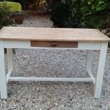Farm table