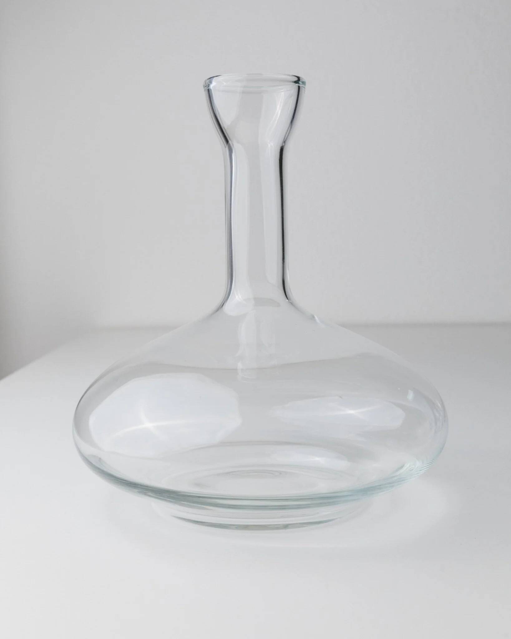 Vintage clear glass decanter set with 6 round wine glasses - Italian 1980s timeless design, elegant table décor