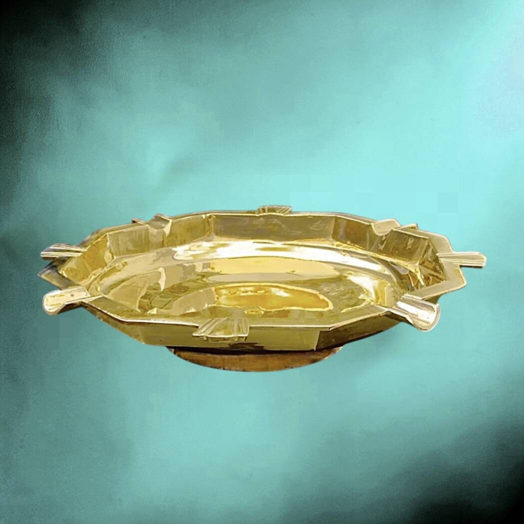 Large Art Deco ashtray in solid brass stamped India P.51 – circa 1950
