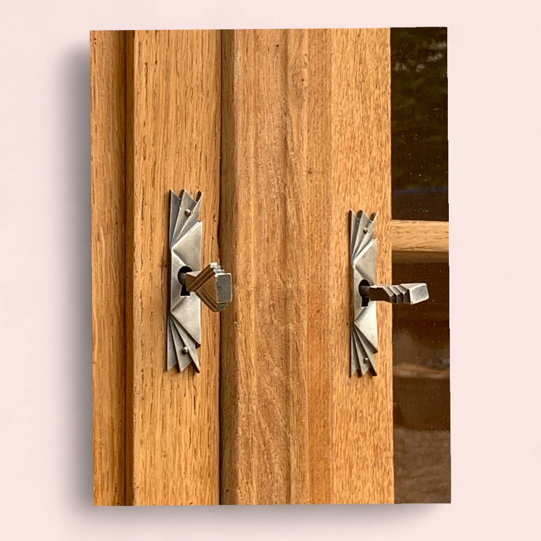 Parisian Art Deco asymmetrical glass cabinet in raw oak, 1930