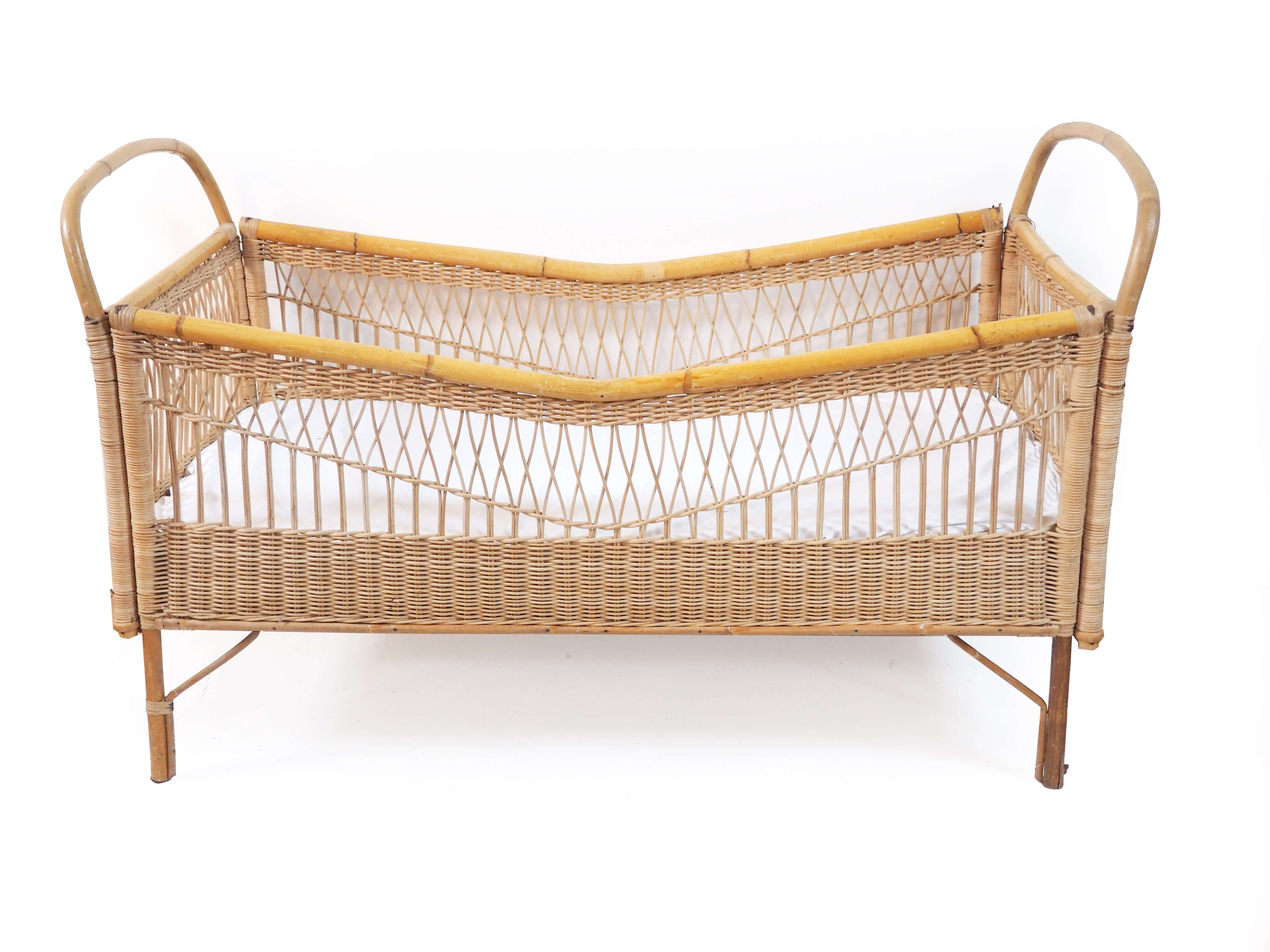 Child rattan bed