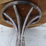 Tulip footing round table