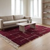 Traditional handmade Moroccan rug from Oued Zam, size 150x250 cm.