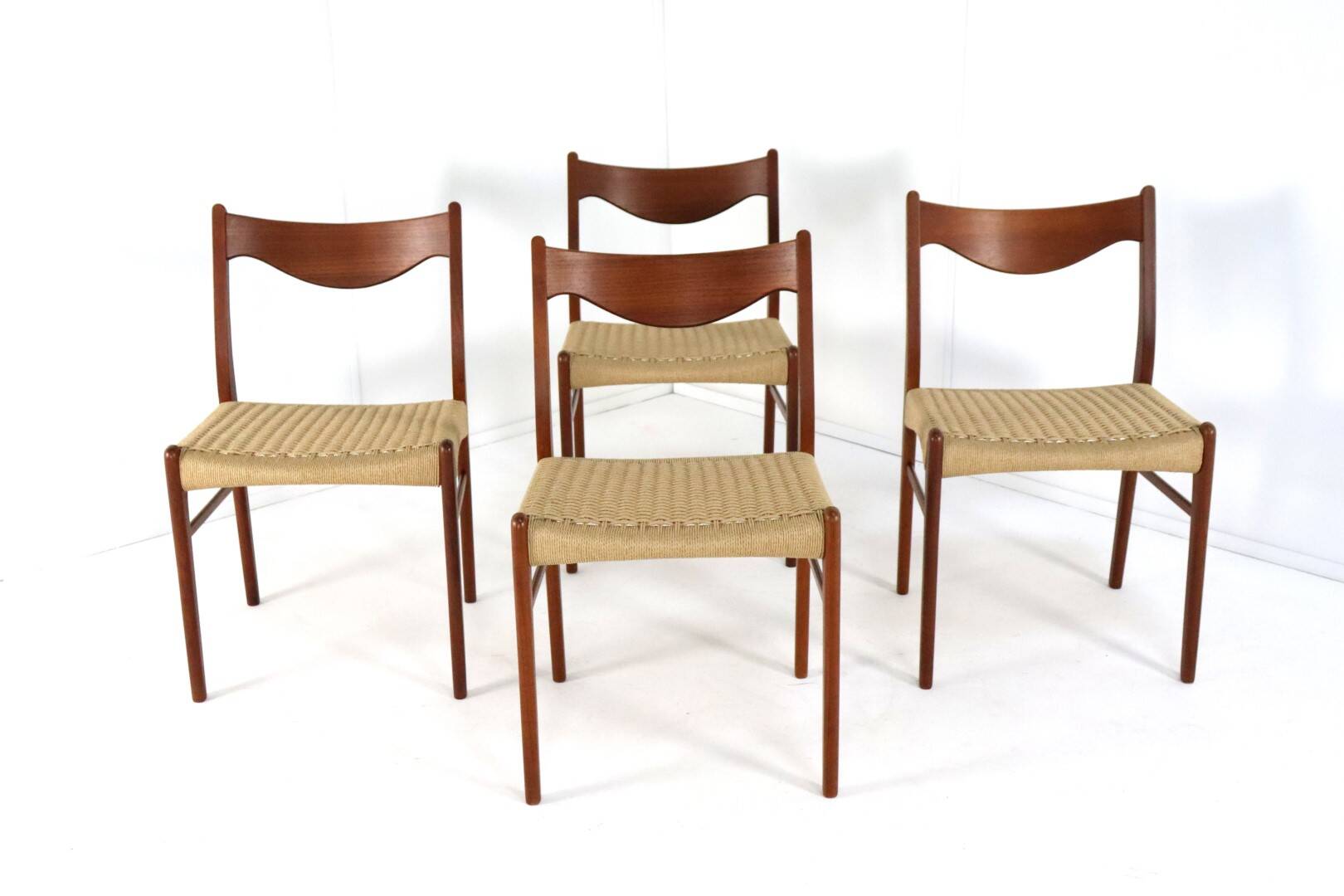 Set of 4 Arne Wahl Iversen for Glyngore papercord chairs 'Naerem'