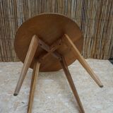 Guéridon ou table basse en noyer art déco.