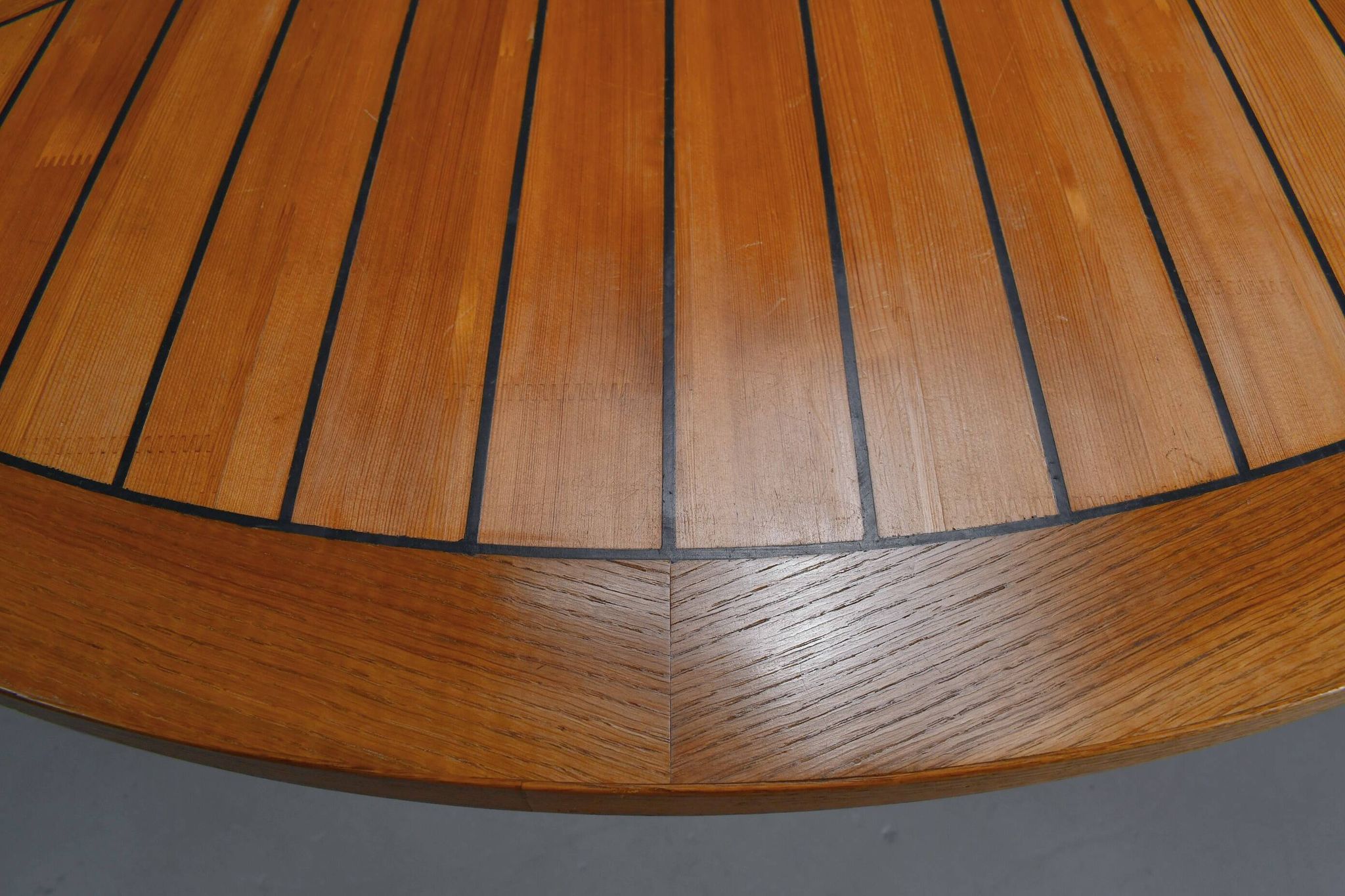 Table à manger ronde par Olle Pira. Années 1970, Suède.