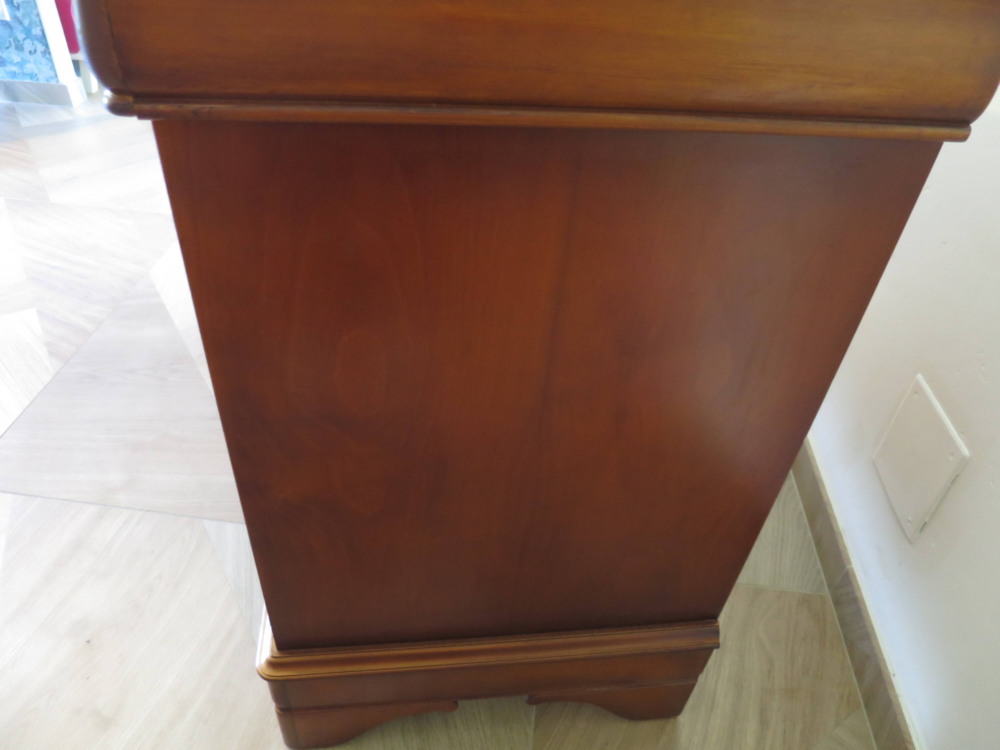 Beautiful Louis Philippe chest of drawers with 4 drawers - 3 locks - in cherry wood - 1980s