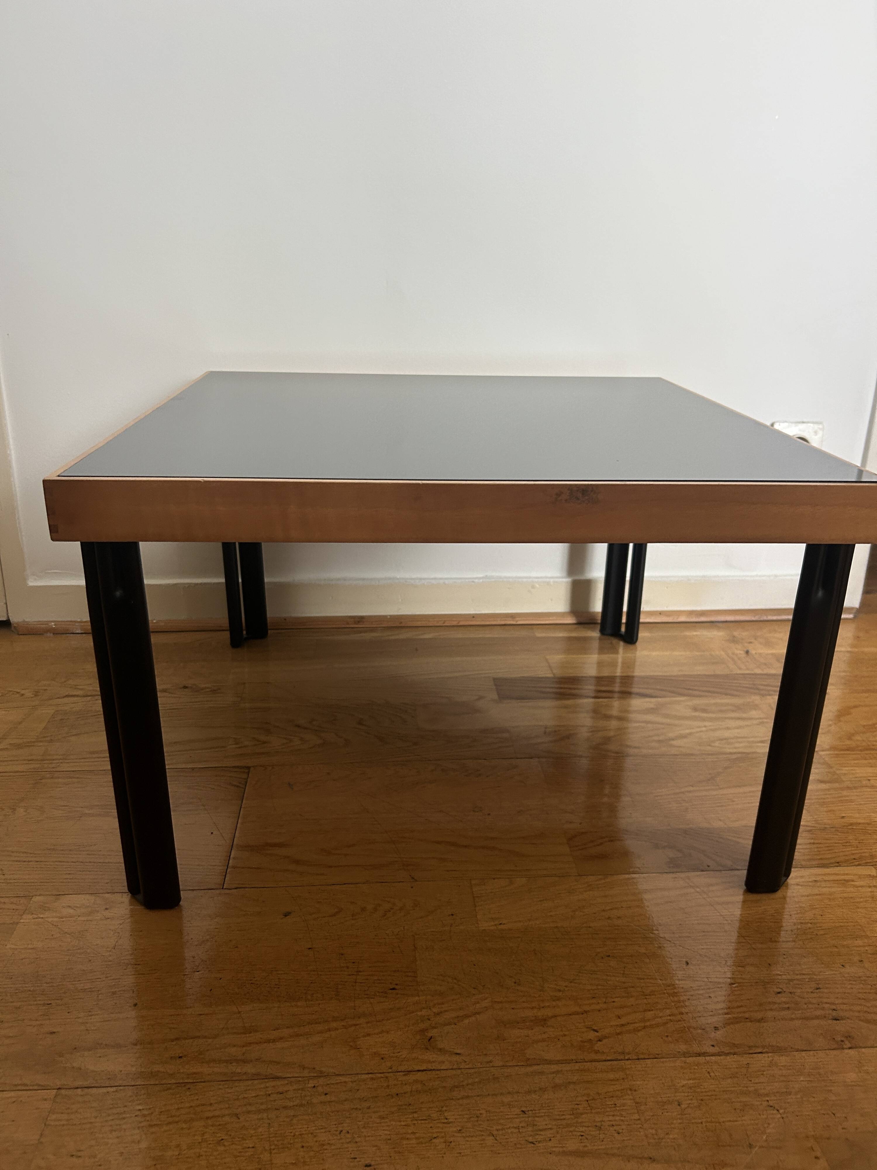 Piero De Martini for Cassina, Coffee table "Naviglio" 1980.