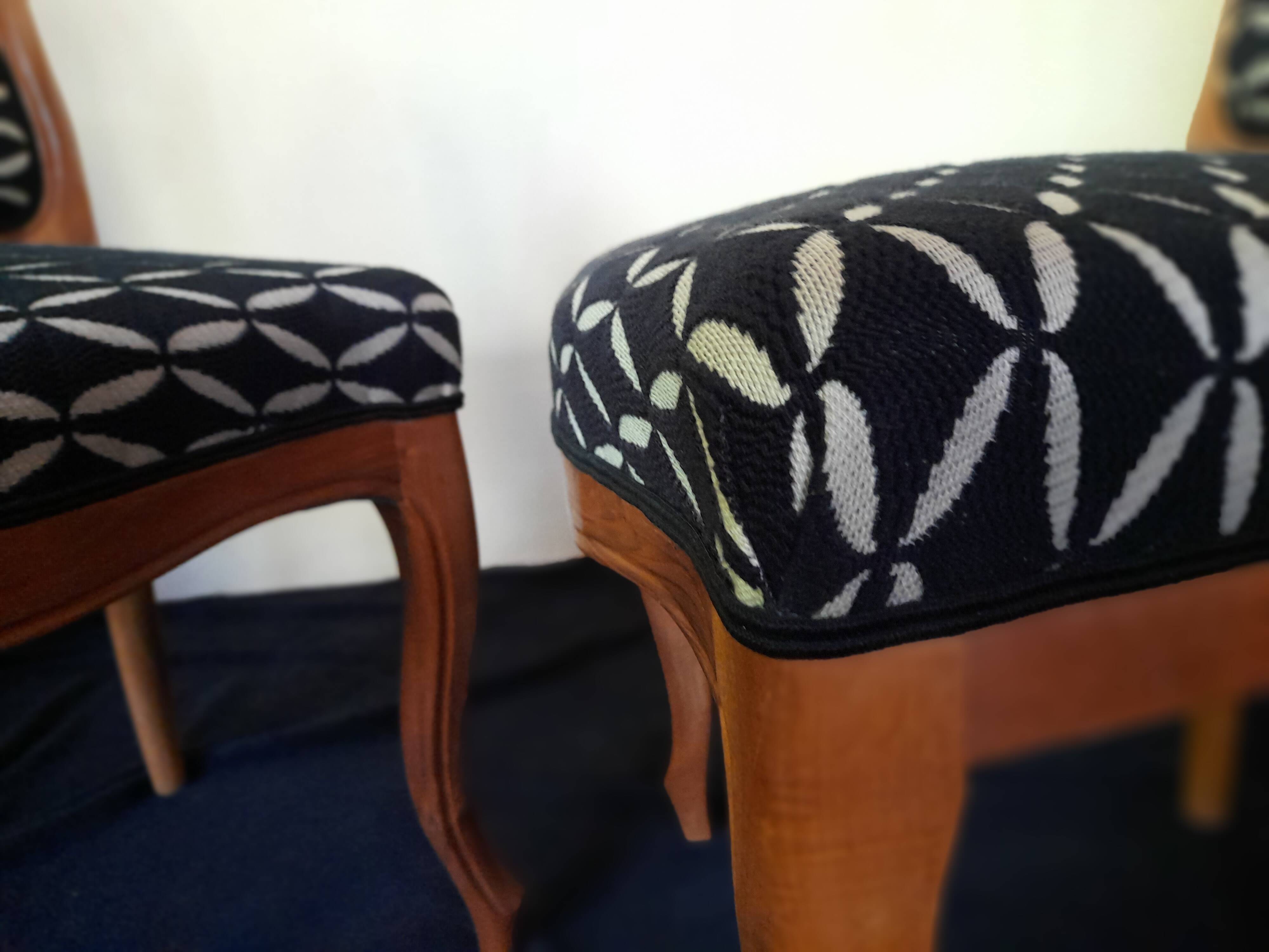 Louis XV chair from the mid-19th century