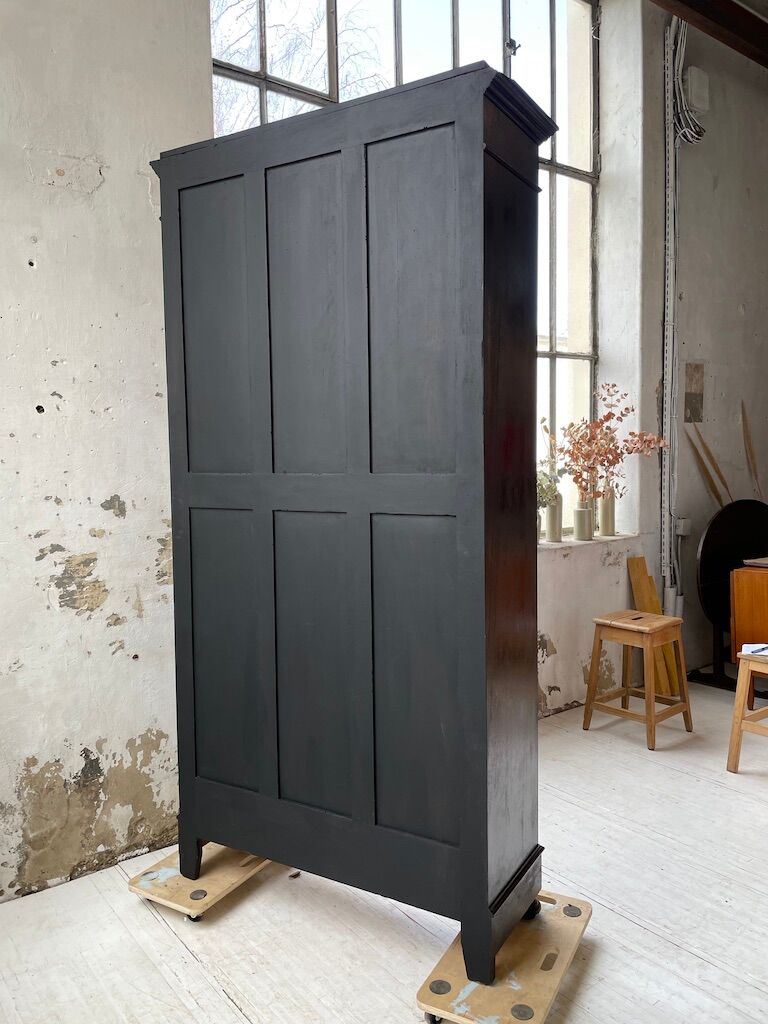 Napoleon 3 walnut window glass cabinet