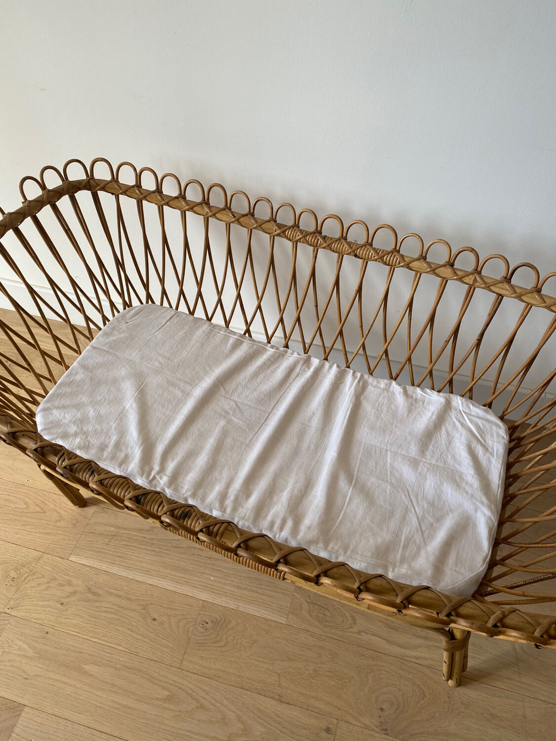 Wicker crib