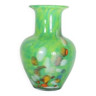 Vase en cristal vert moucheté par mf cristal de paris