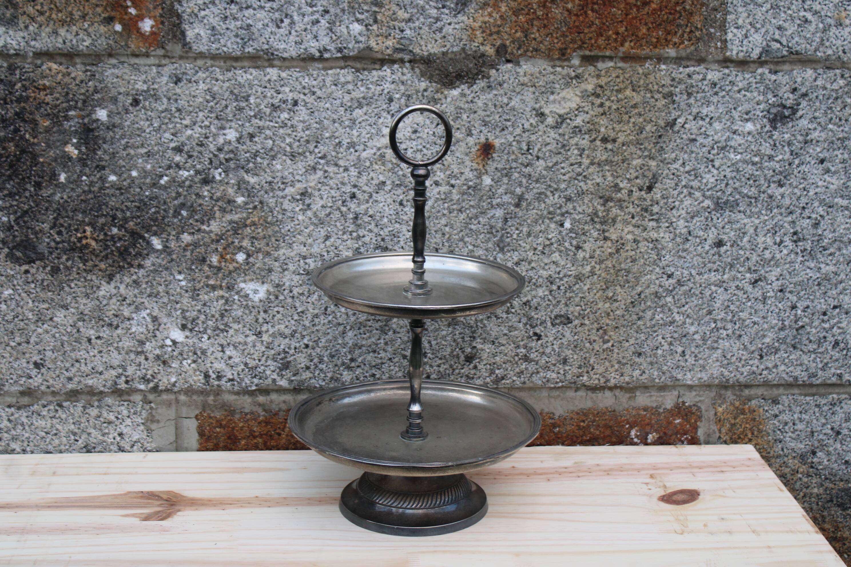 Two-tier silver-plated metal serving stand – Vintage style