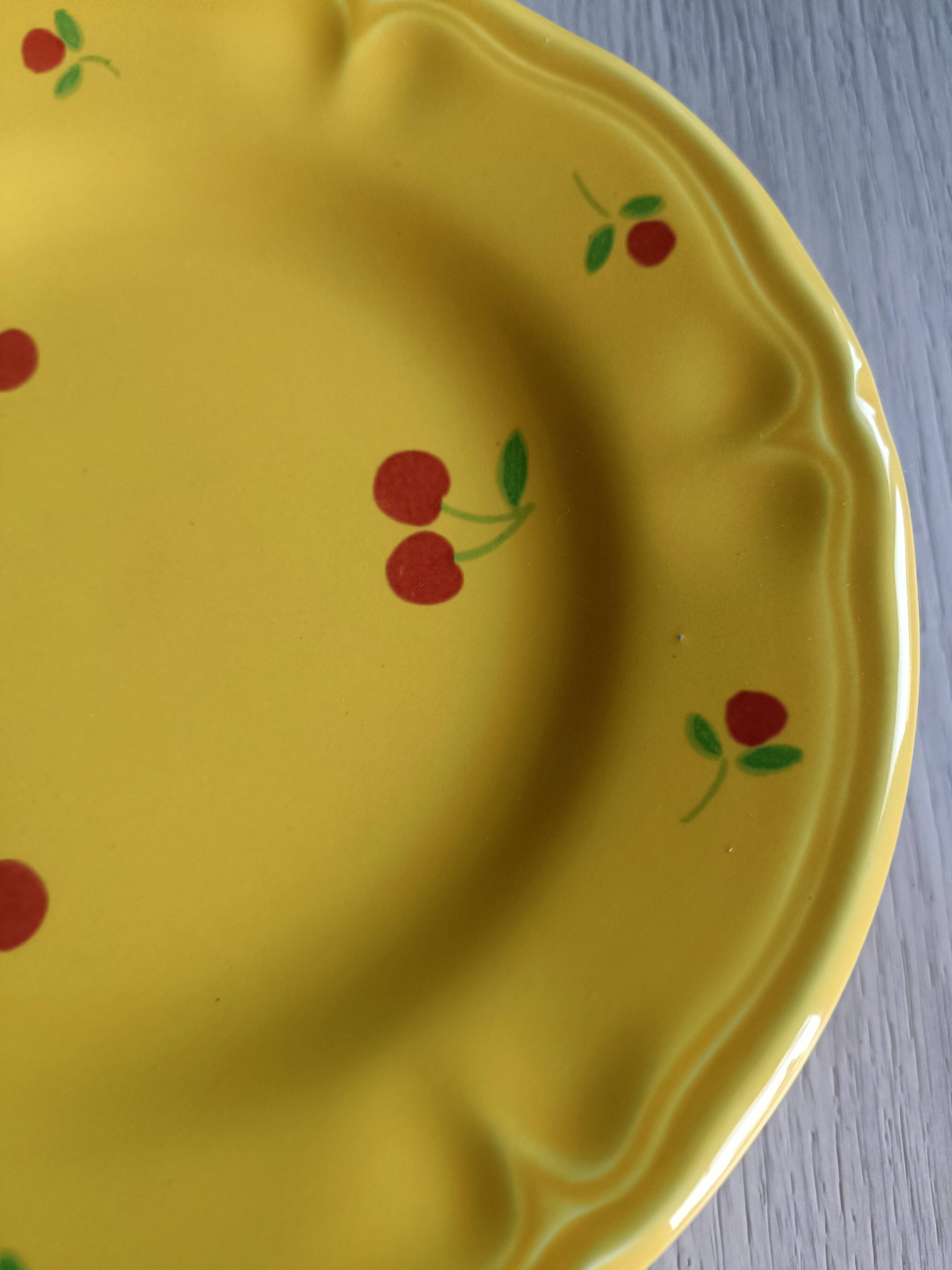Six assiettes  à dessert vintage