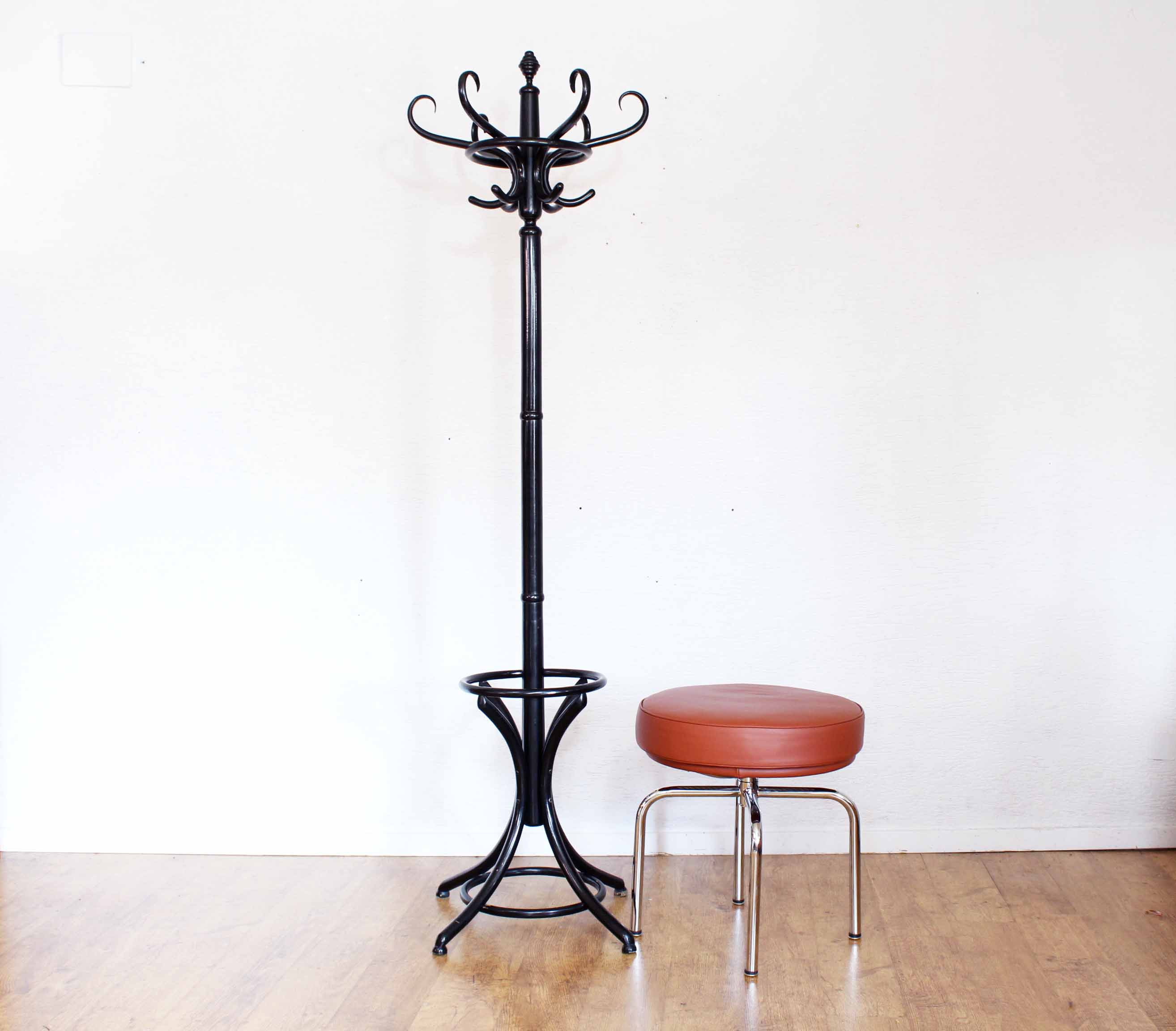 ZMG solid wood coatrack