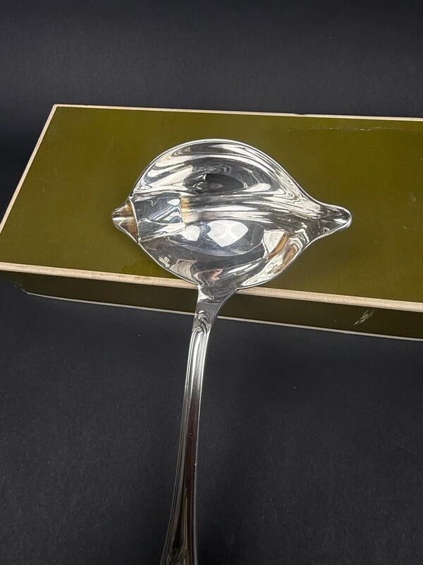 Christofle, Marly model, sauce spoon for lean and fatty sauces.