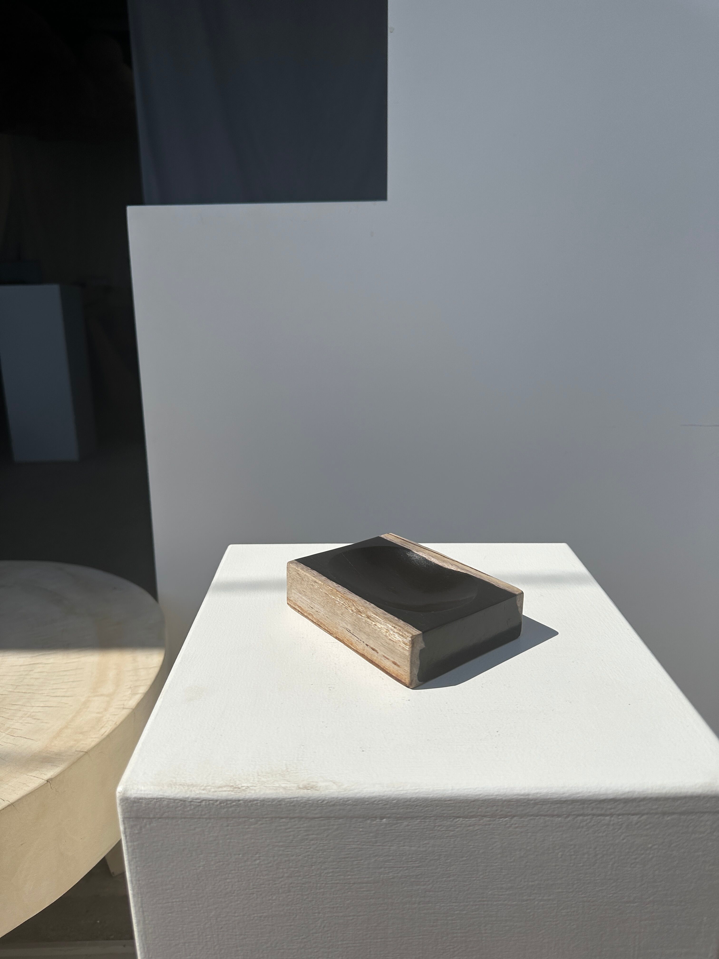 Porte savon en bois pétrifié bandes blanches de chaque côté