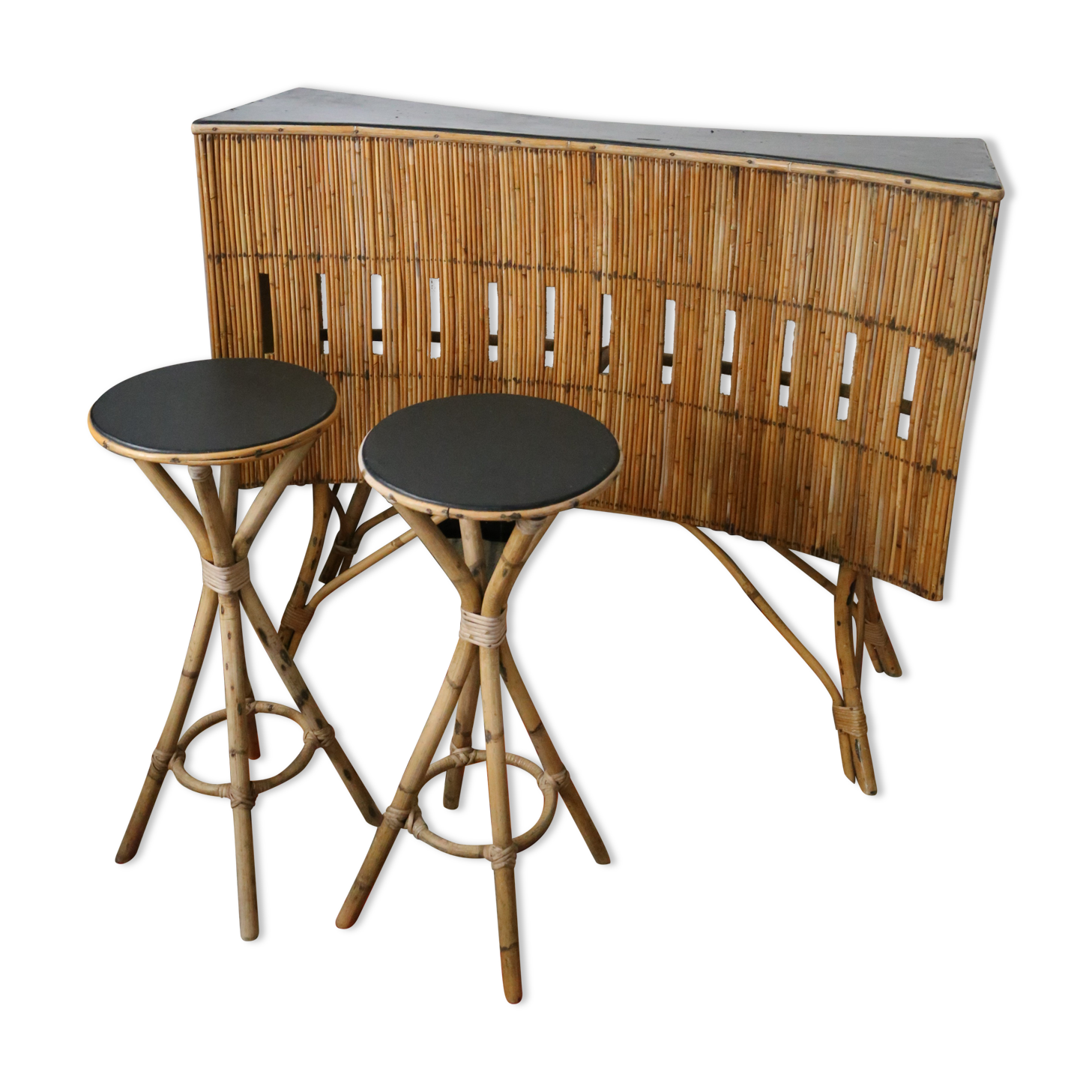 Tiki bar, rattan bar and two stools