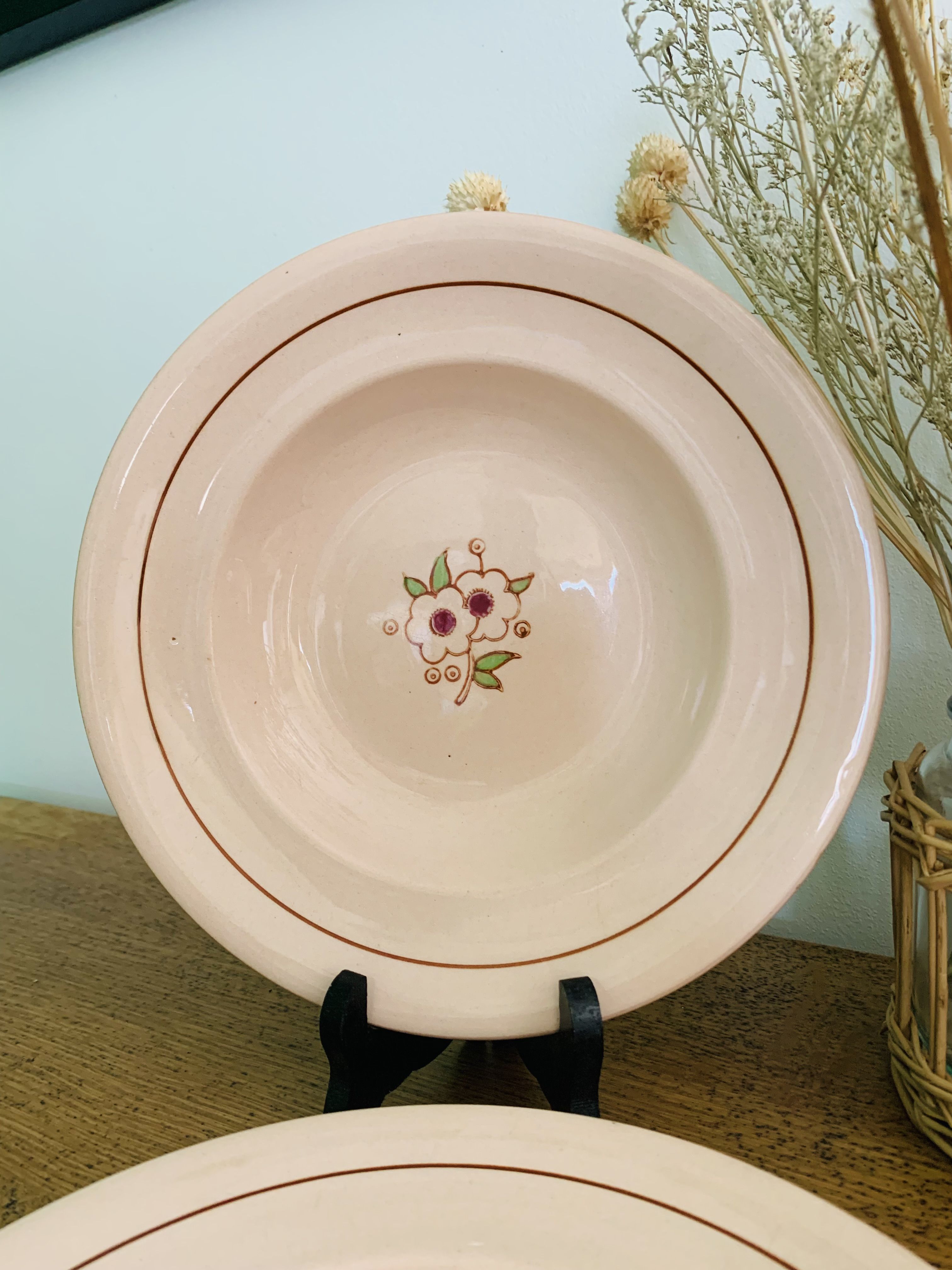 LOT DE 12 ASSIETTES COUNTRYWARE - 4 PLATES, 4 CREUSES, 4 À DESSERT - ANCIEN - FAÏENCE FRANÇAISE