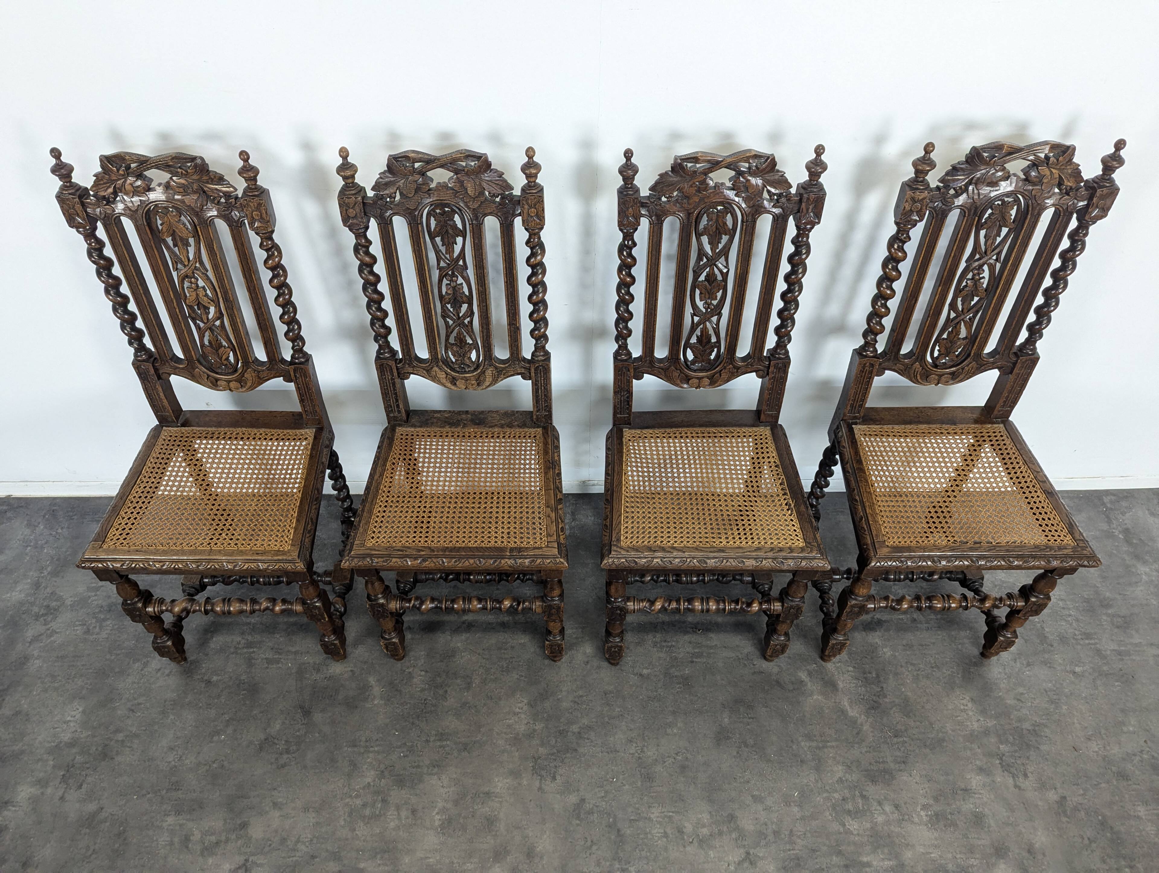 Set of 4 Louis XIII chairs