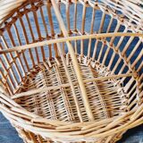 Wicker basket with compartments