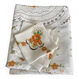 Vintage tablecloth and 6 napkins