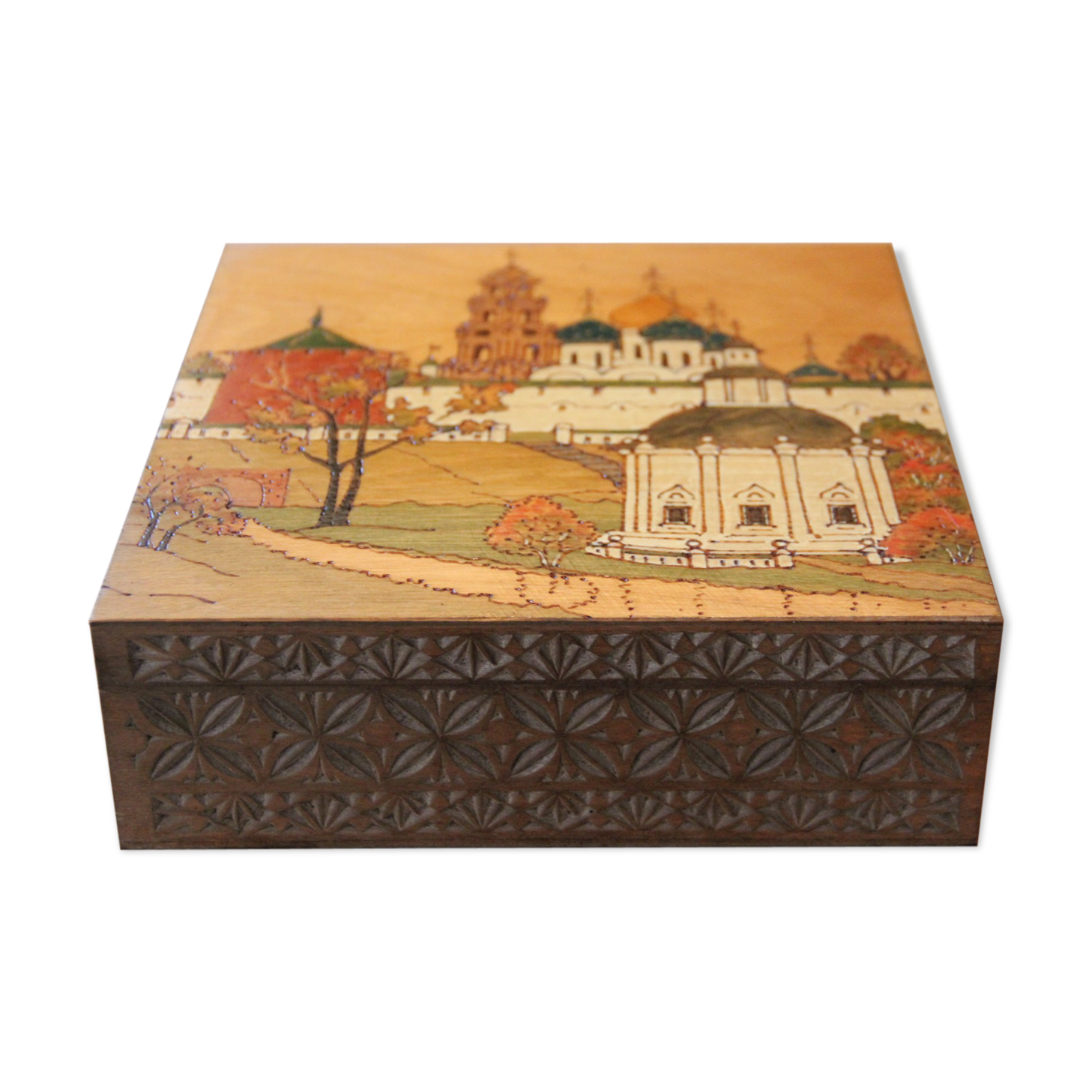 Hand-painted engraved and painted wooden box, seen from Moscow