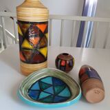 Mid-century pattern Vetrata vases and bowls by Aldo Londi for Bitossi Italy. Black, blue, orange and yellow on a brushed background.