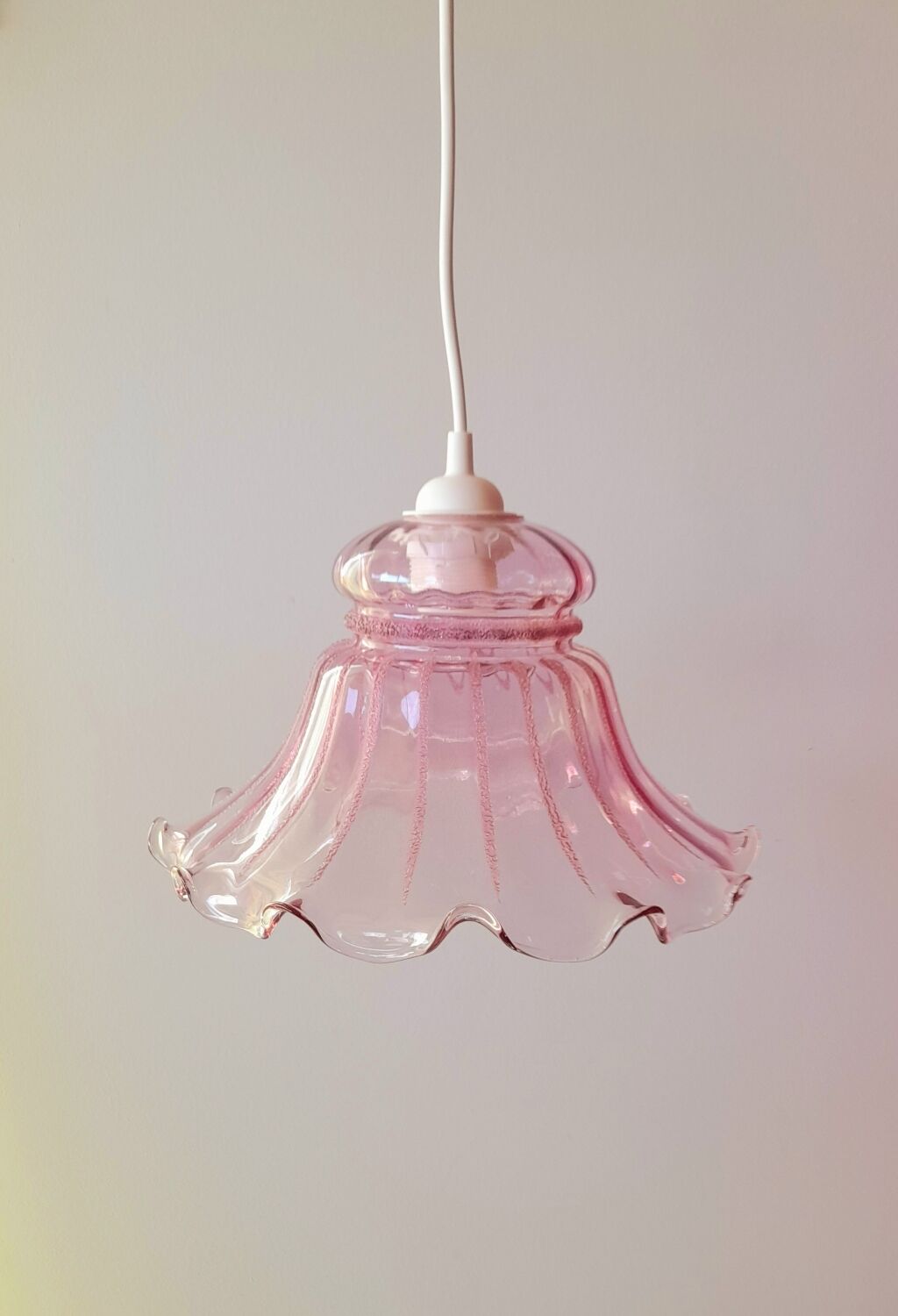 Pink glass pendant lamp