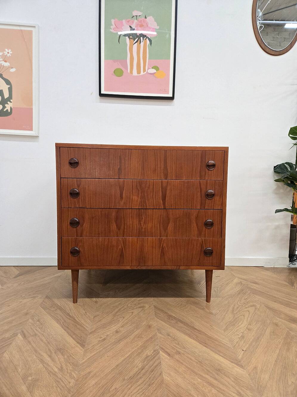 Commode vintage
