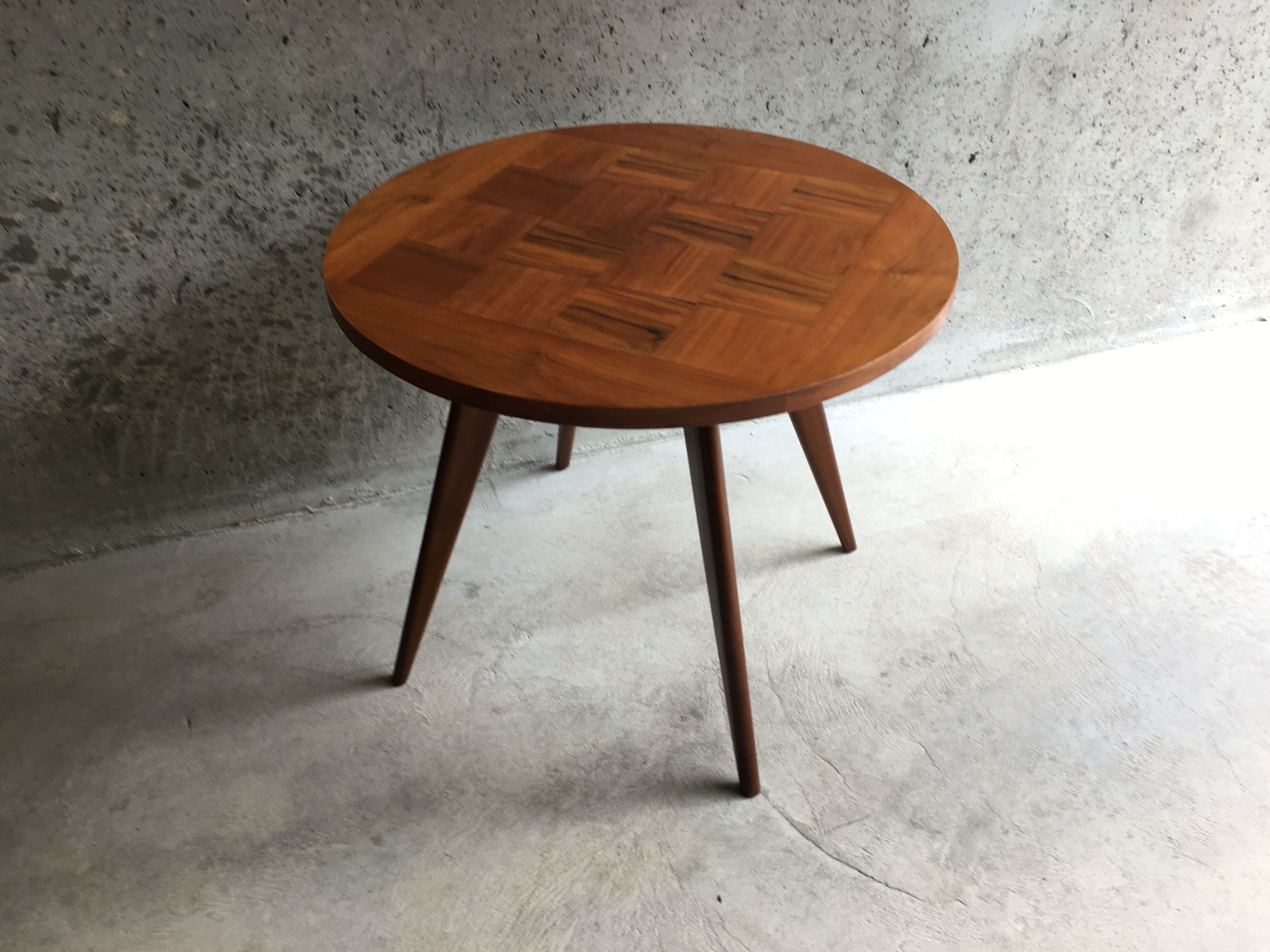 Round coffee table