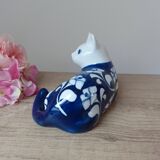 Statuette chat en porcelaine blanche et bleue Villeroy & Boch signé Gallo