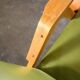 Fauteuil en skaï vert