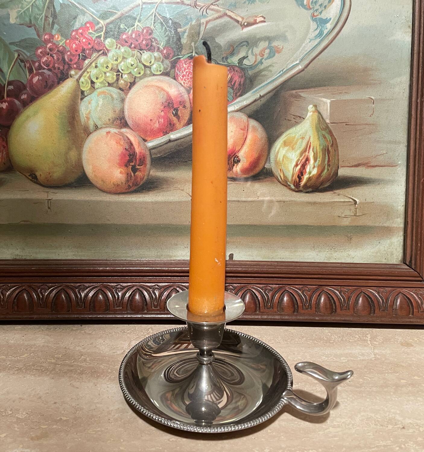 Silver metal thumb candle holder