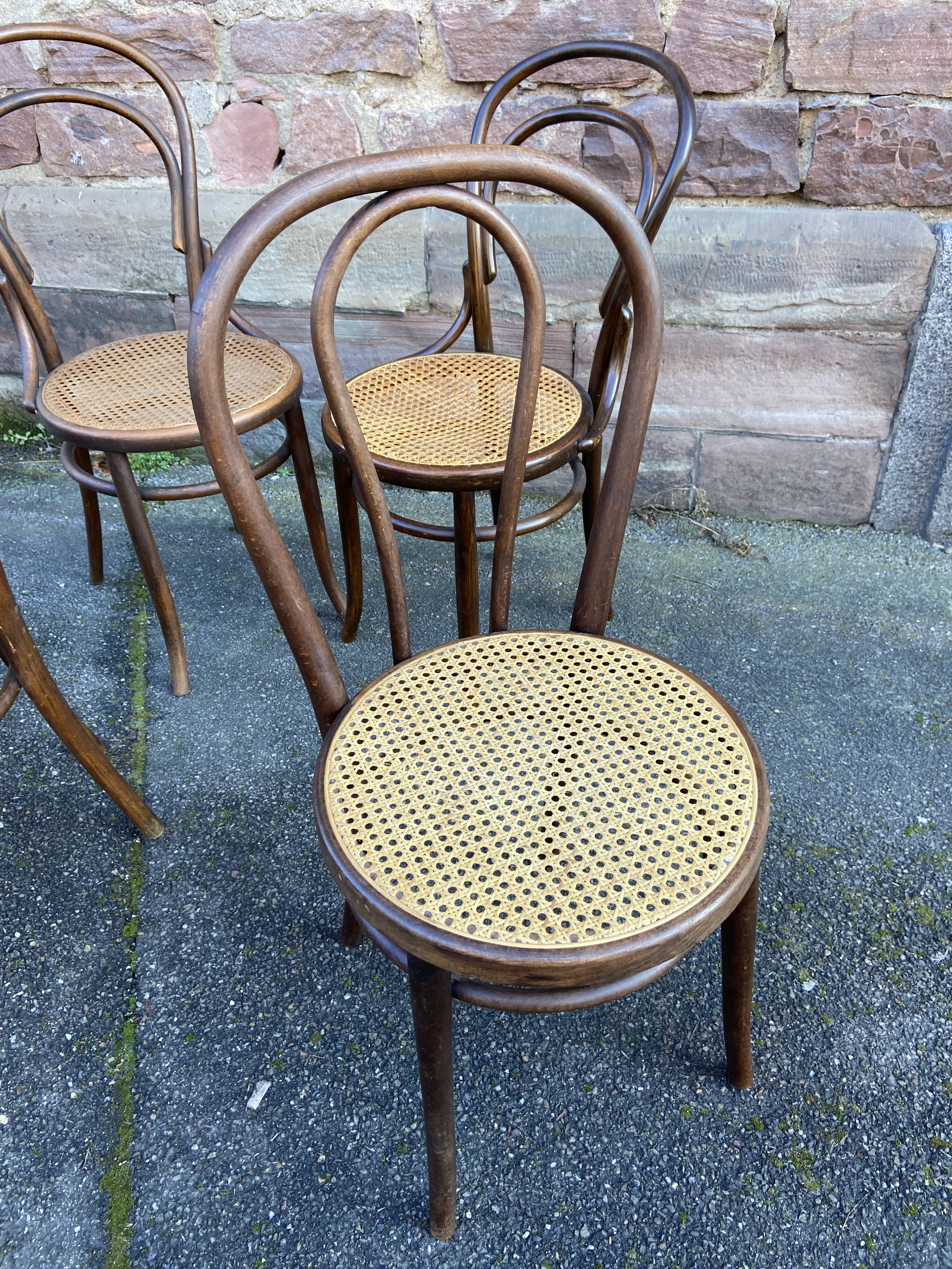 Set of 4 bistro chairs bois courbé type viennois mismatched