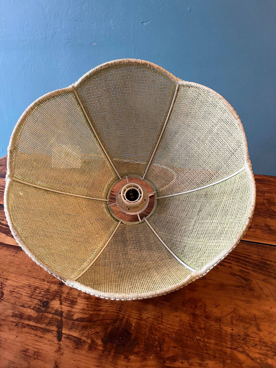 70s/80s pendant lamp in green rattan and embroidery