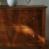Low chest of drawers in 20th century walnut