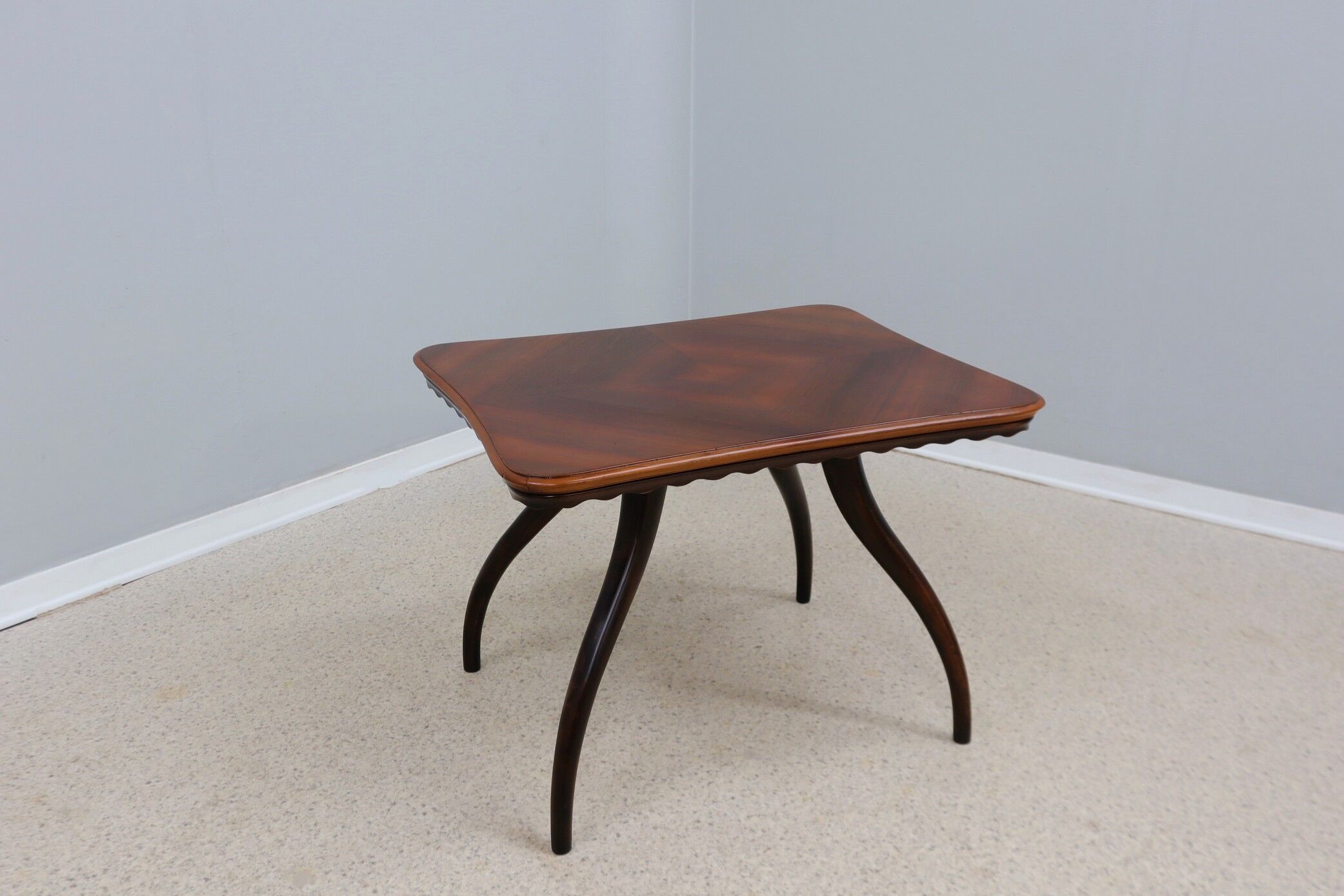 Mid century coffee table Atelier Borsani, Varedo 1940s